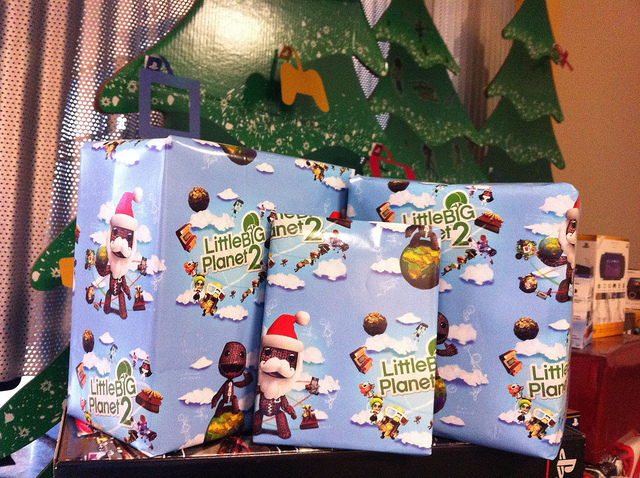 Check out this swanky LBP2 holiday wrapping paper.