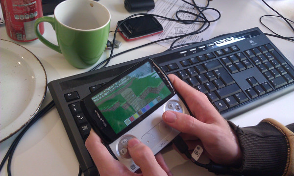 The Xperia Play Running Minecraft
